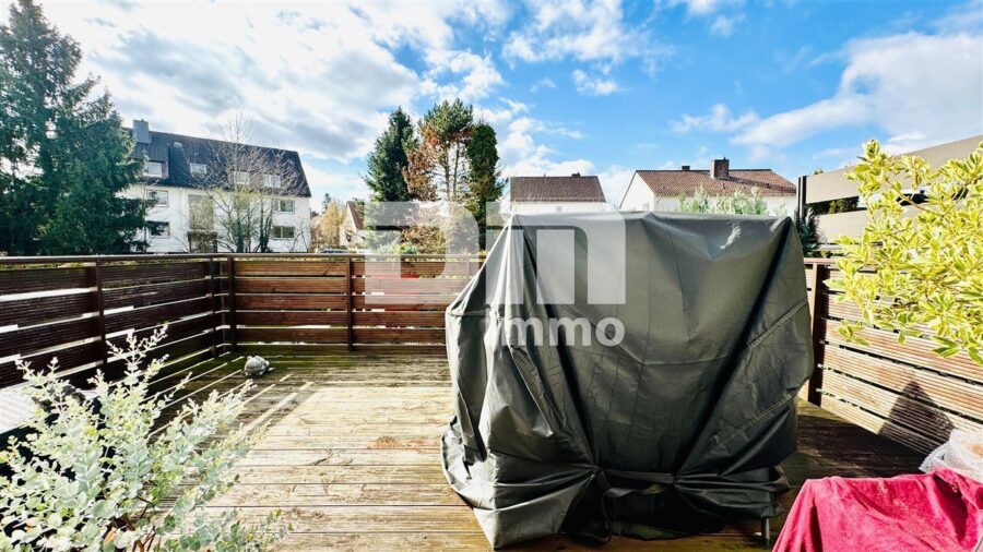 Ein- bis Zweifamilienhaus mit 2 Terrassen, Garage und angelegtem Gartenbereich - EG Hochparterre Terrasse